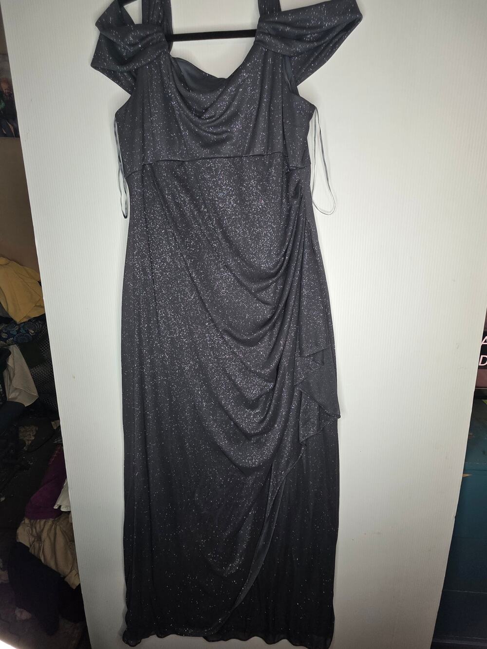 Alex Evenings Cold Shoulder Shimmer Evening Gown Black 16P Formal Glam Cocktail